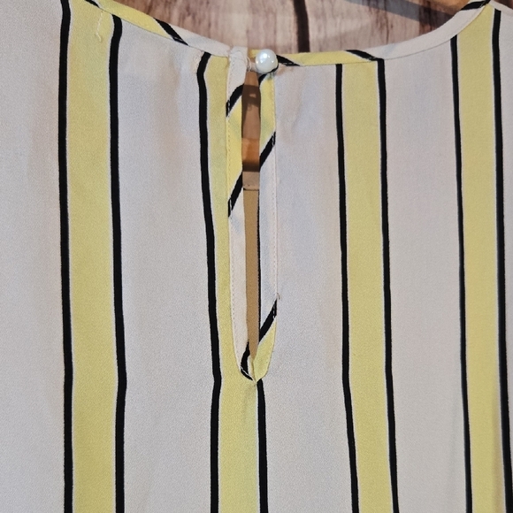 Ophelia Roe Vertical Striped Yellow and Black Asymmetrical Blouse Womens Large - Picture 7 of 7
